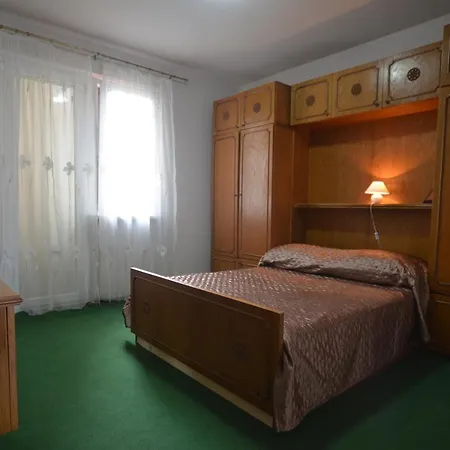 Condominium Apartment Apartman Rovinj