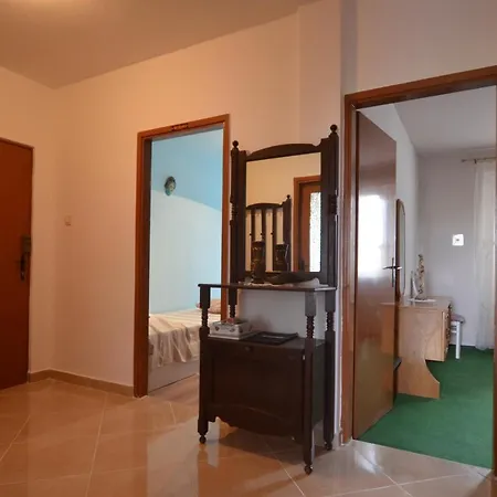 Condominium Apartment *