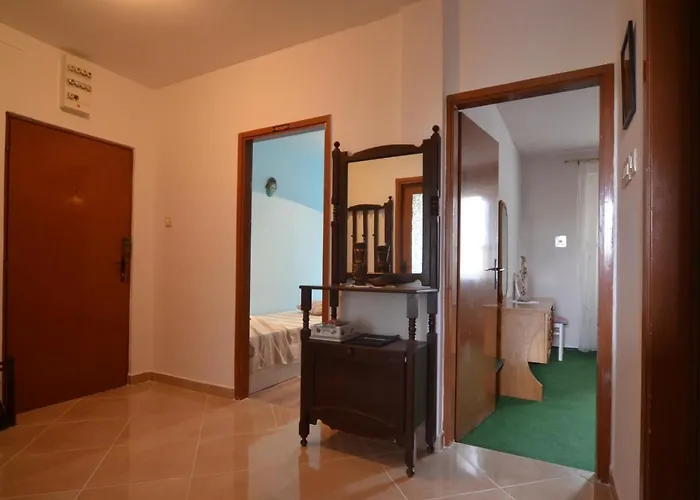 Condominium Apartment *